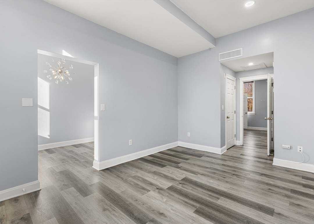 1000 Harvard St #6 - Photo 2 of 11