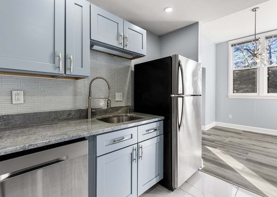 1000 Harvard St #6 - Photo 4 of 11