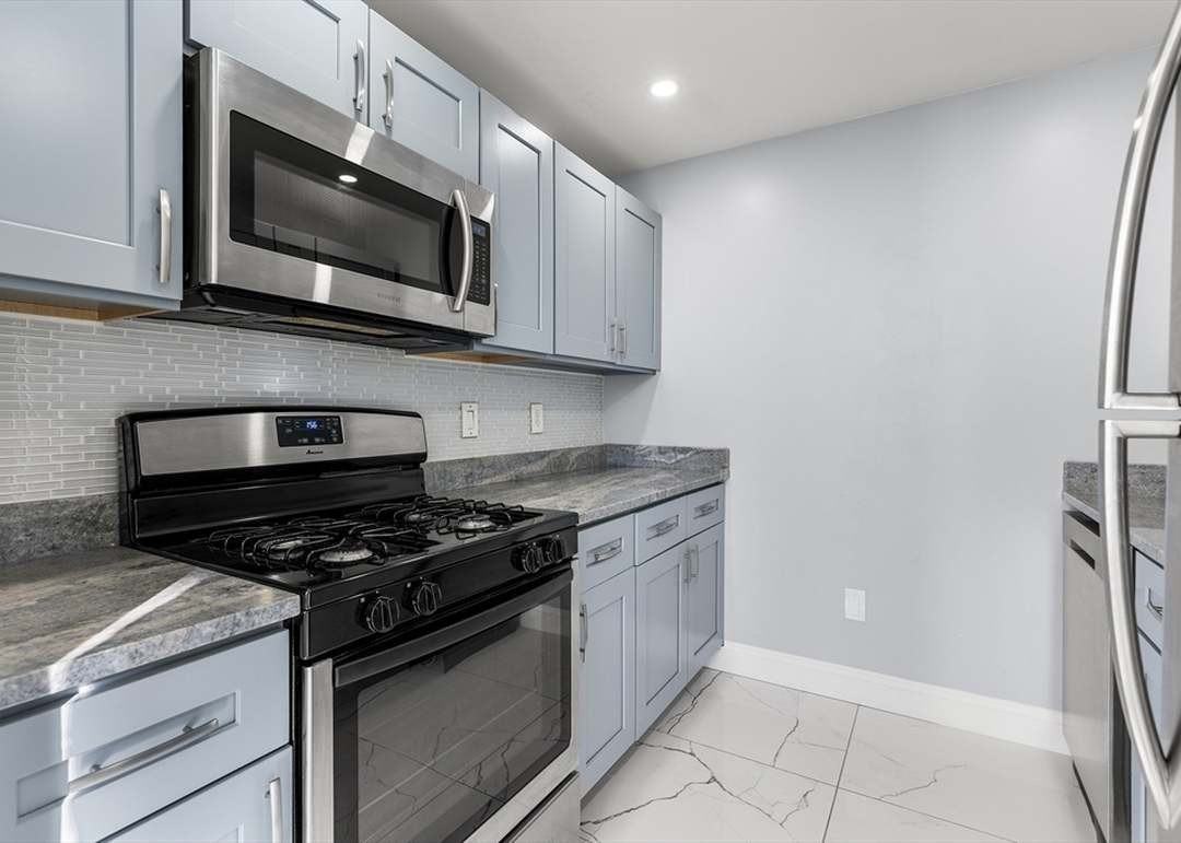 1000 Harvard St #6 - Photo 5 of 11