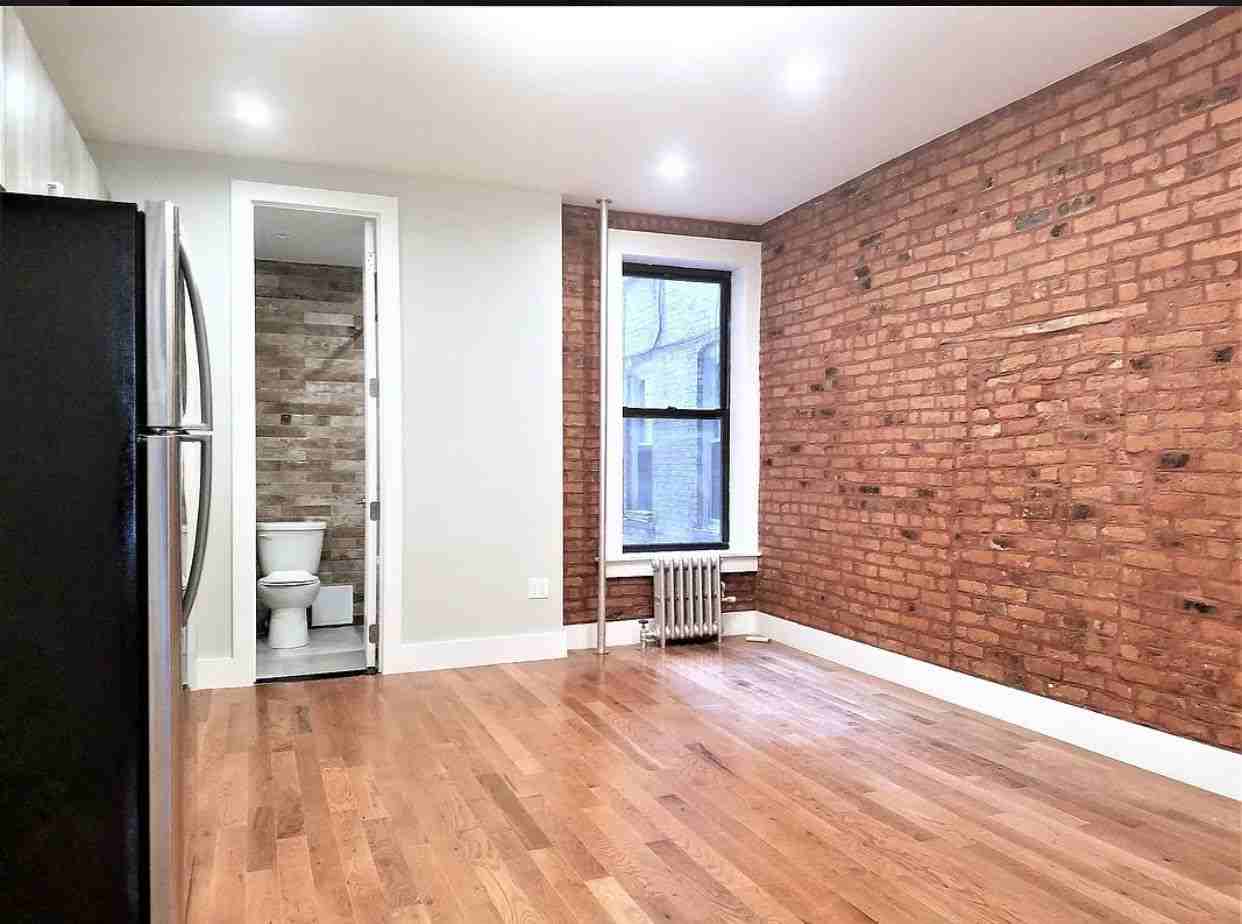 6136 Woodbine St - Photo 2 of 3