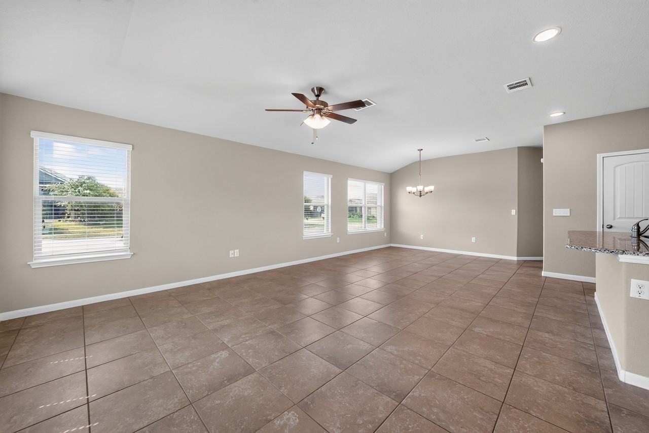 1919 Mexia Dr - Photo 7 of 23