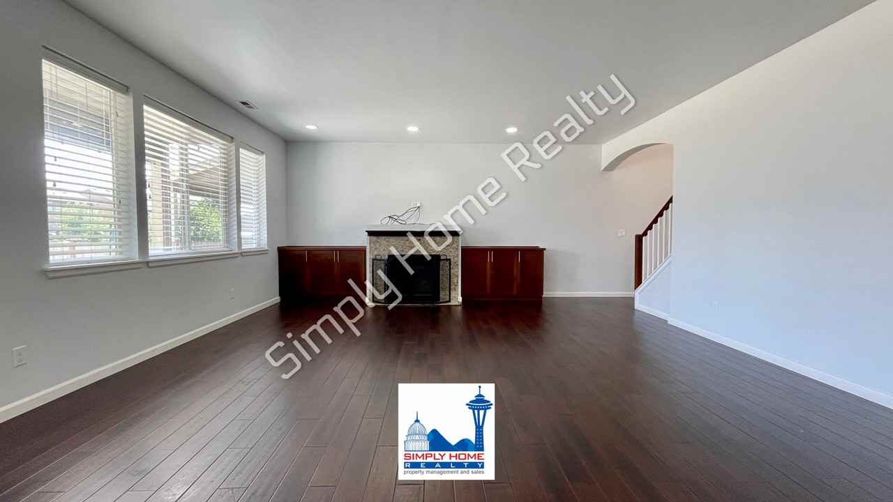9967 Dotson St Se - Photo 2 of 31