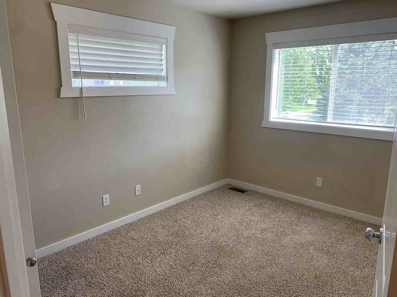 1826 Bluestone Dr - Photo 6 of 25