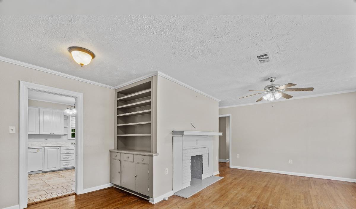 1005 Mamie St - Photo 2 of 10