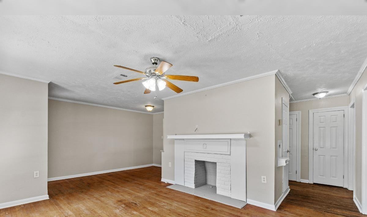 1005 Mamie St - Photo 4 of 10