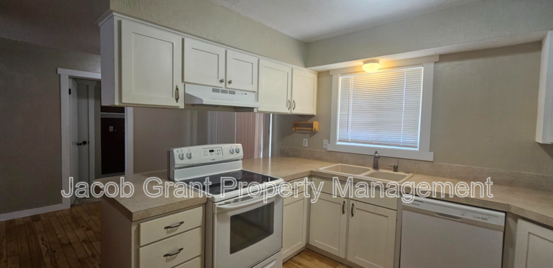 510 Bob O Link Dr - Photo 3 of 13