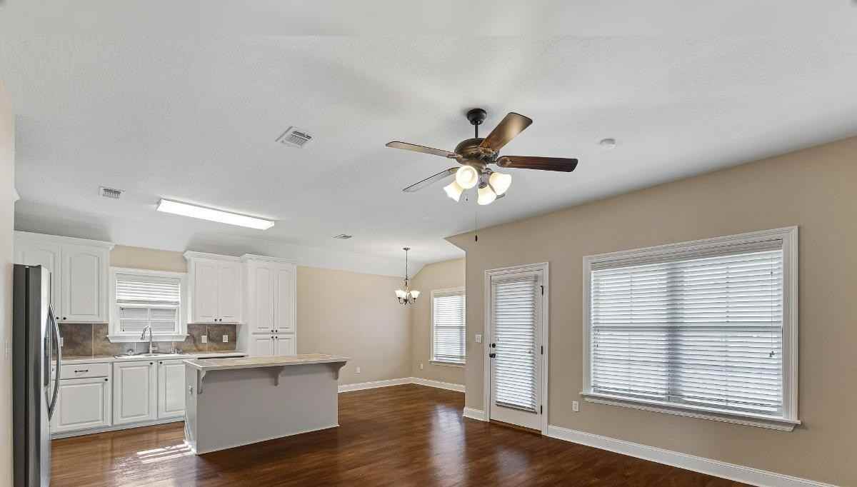 9 Wildflower Blvd - Photo 3 of 15