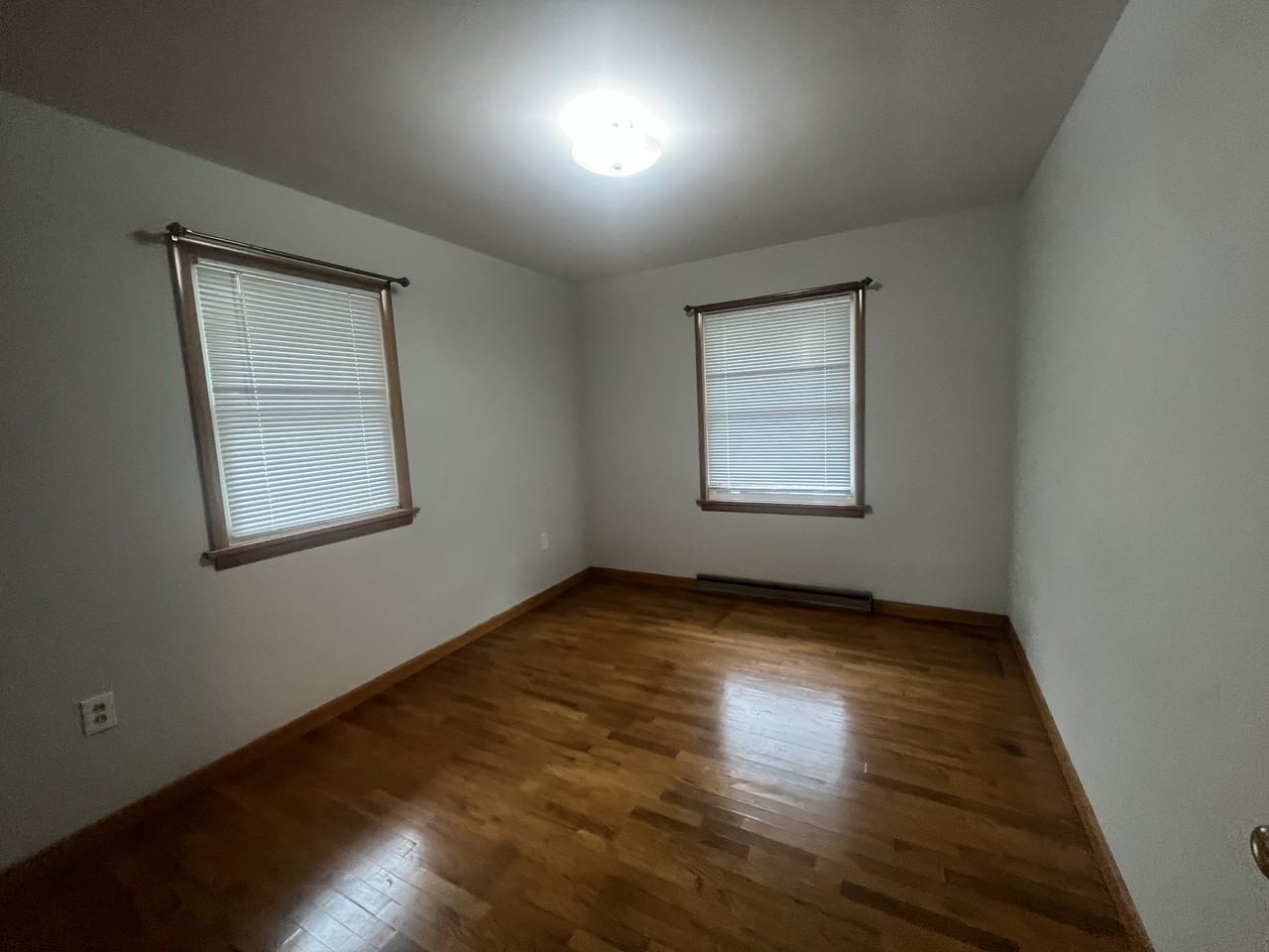 1530 Franklin Ave - Photo 5 of 12