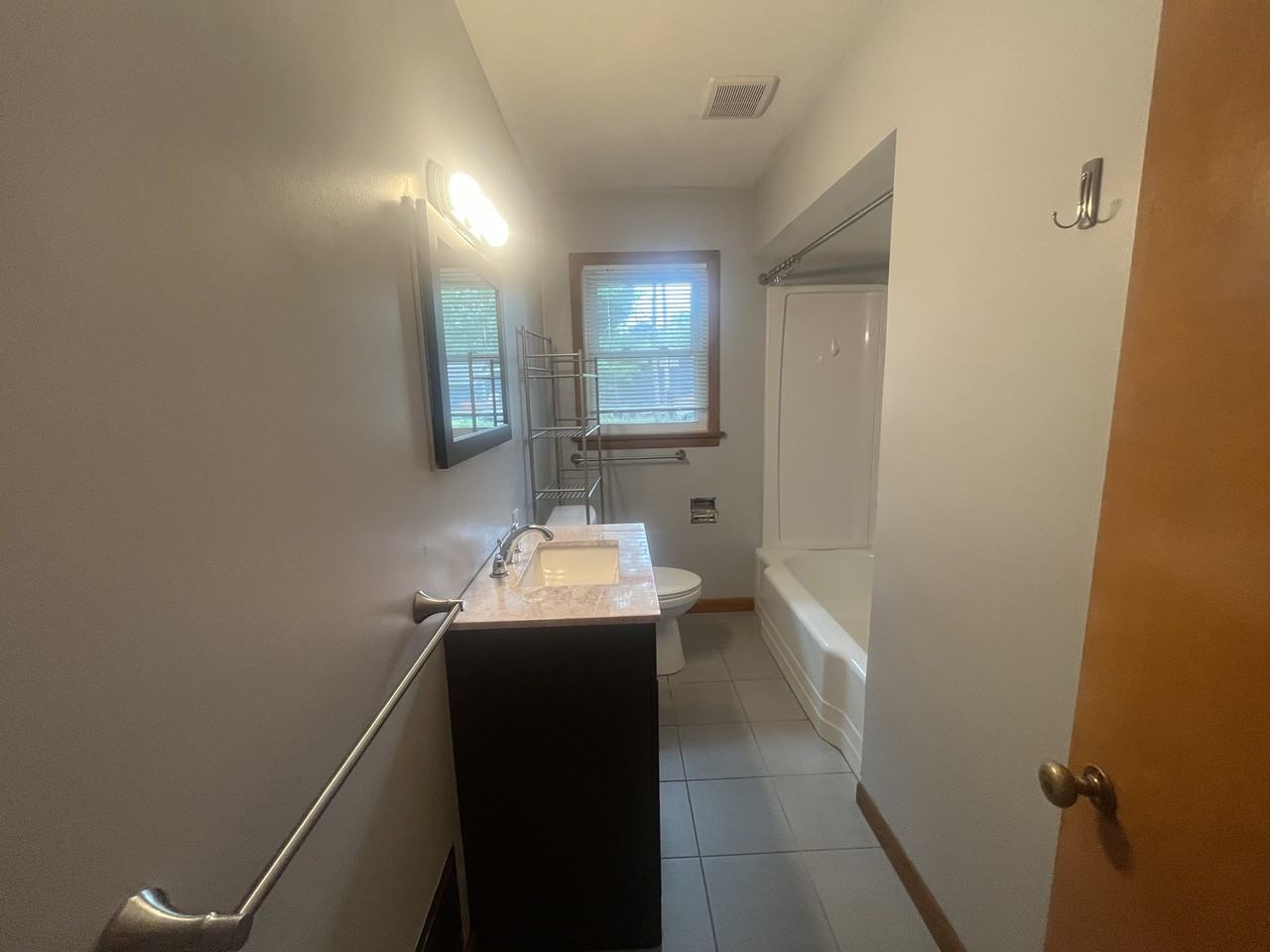 1530 Franklin Ave - Photo 7 of 12