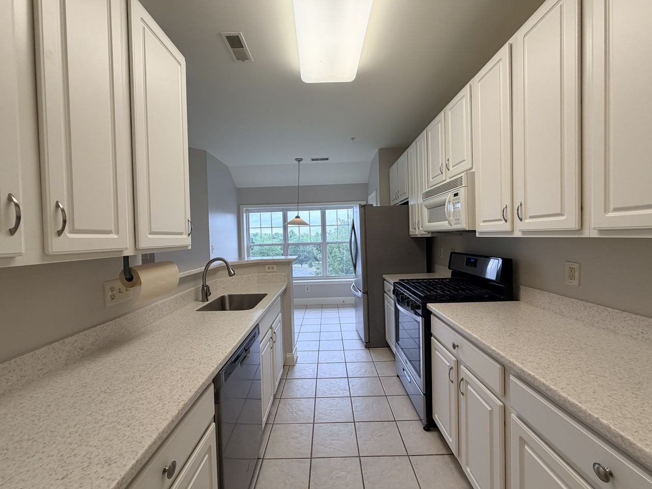 2100 Ganton Green  St B #304 - Photo 7 of 15