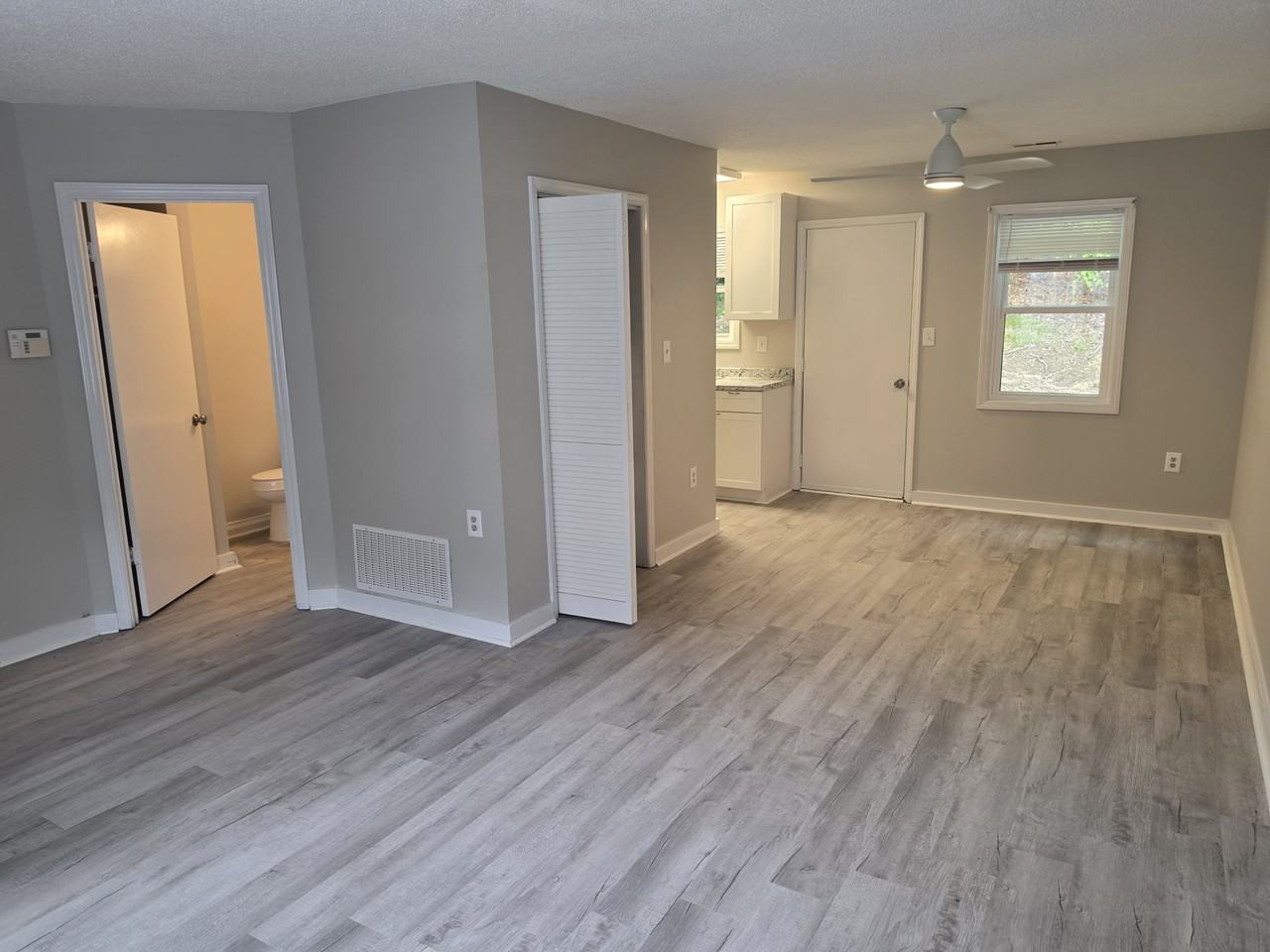 3622 Colchester St #8 - Photo 5 of 22