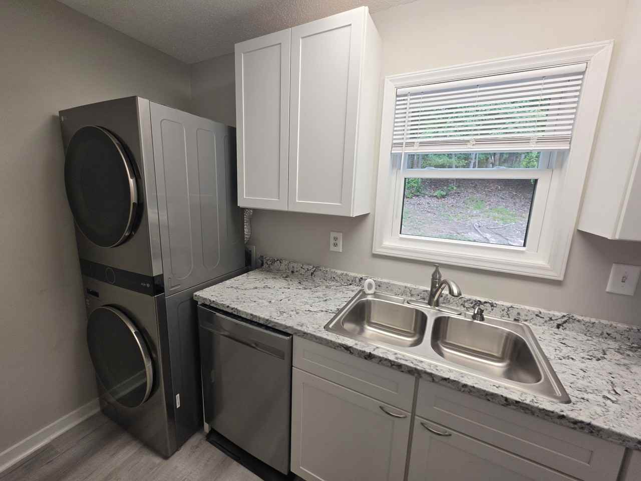 3622 Colchester St #8 - Photo 6 of 22
