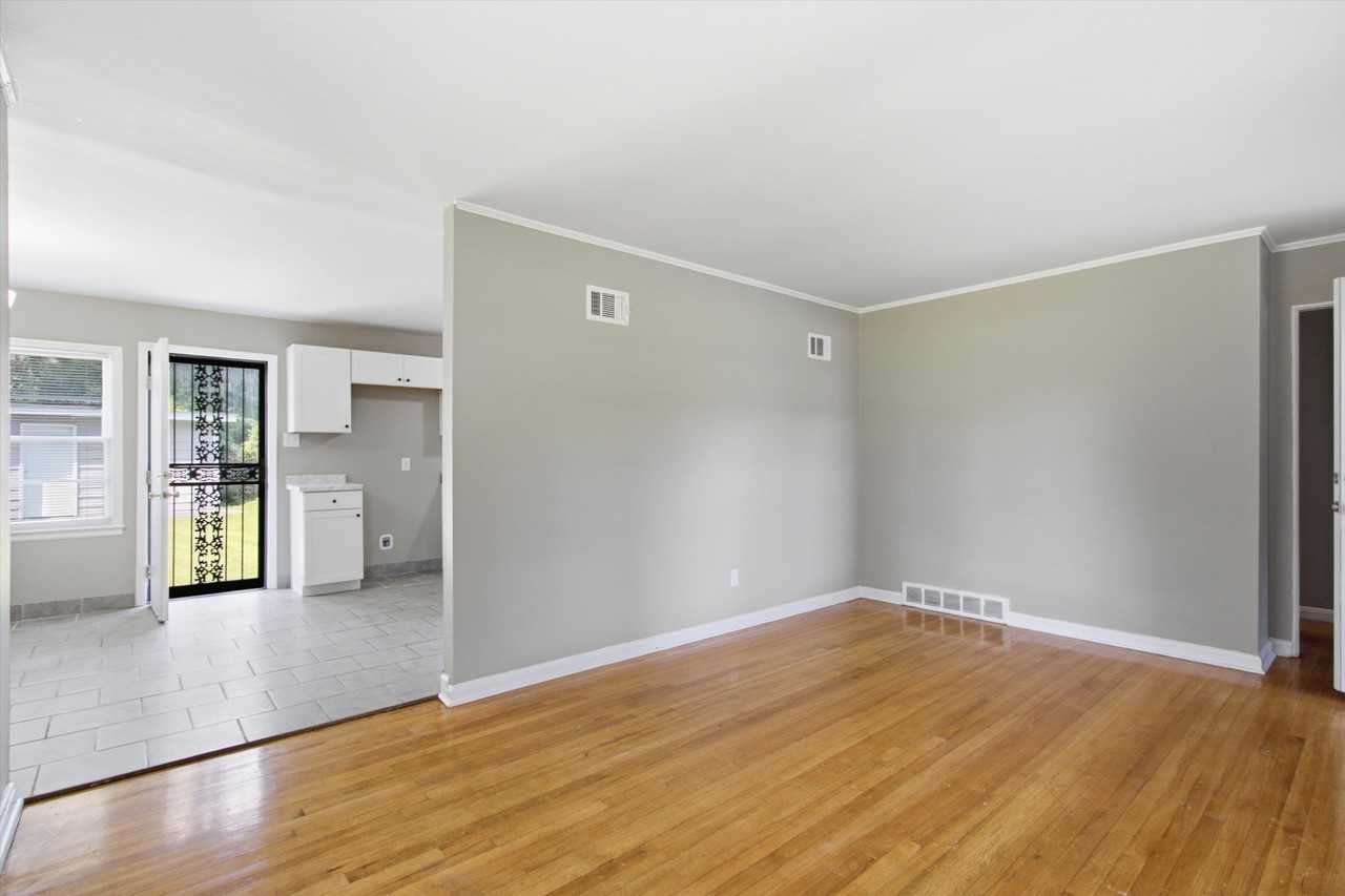 4301 Fredericks Ave - Photo 4 of 14