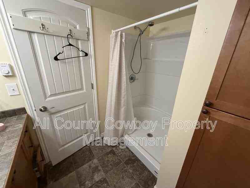 4118 Cliff St - Photo 5 of 15