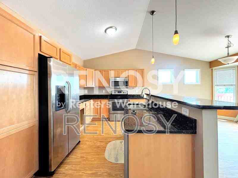 8228 Dakota Dr - Photo 6 of 26