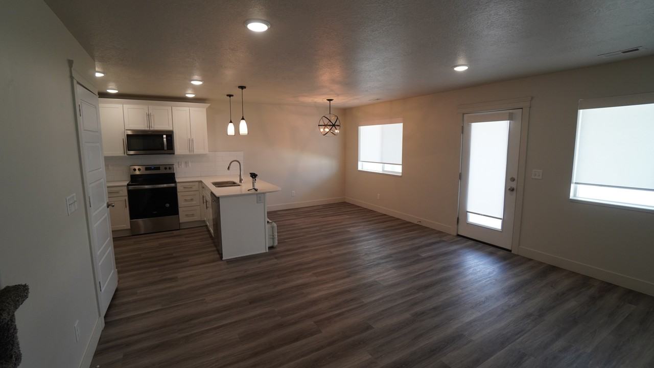 3965 Sw - Photo 3 of 30