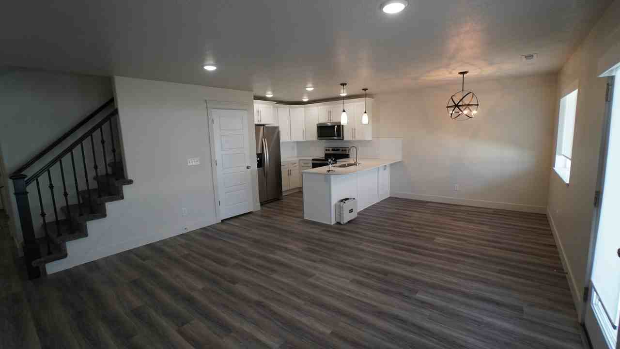 3965 Sw - Photo 4 of 30