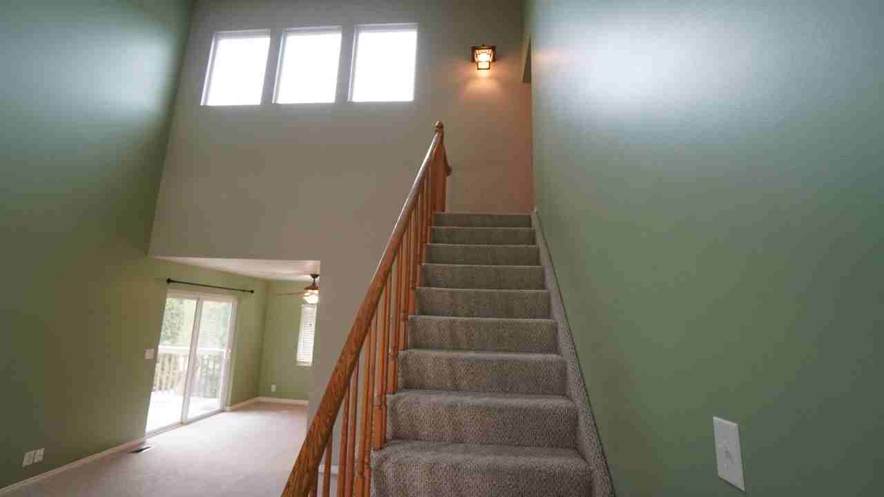 1219 Ash Dr - Photo 3 of 40