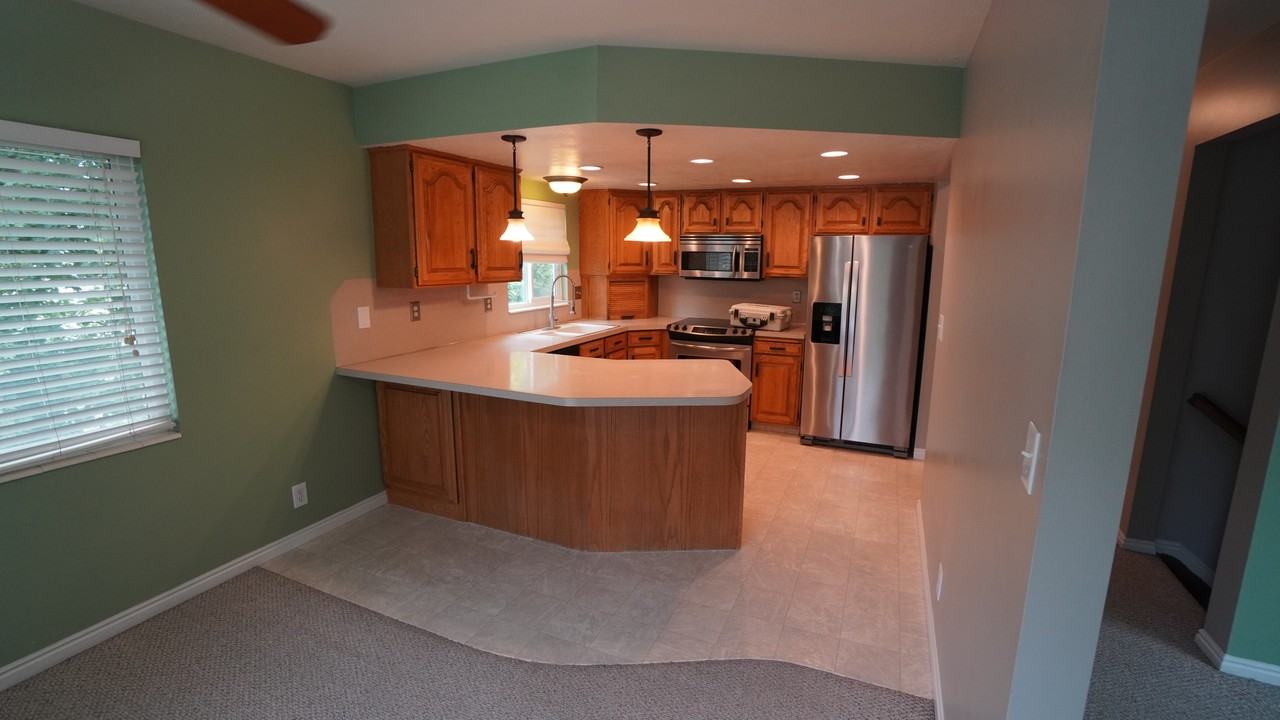1219 Ash Dr - Photo 6 of 40