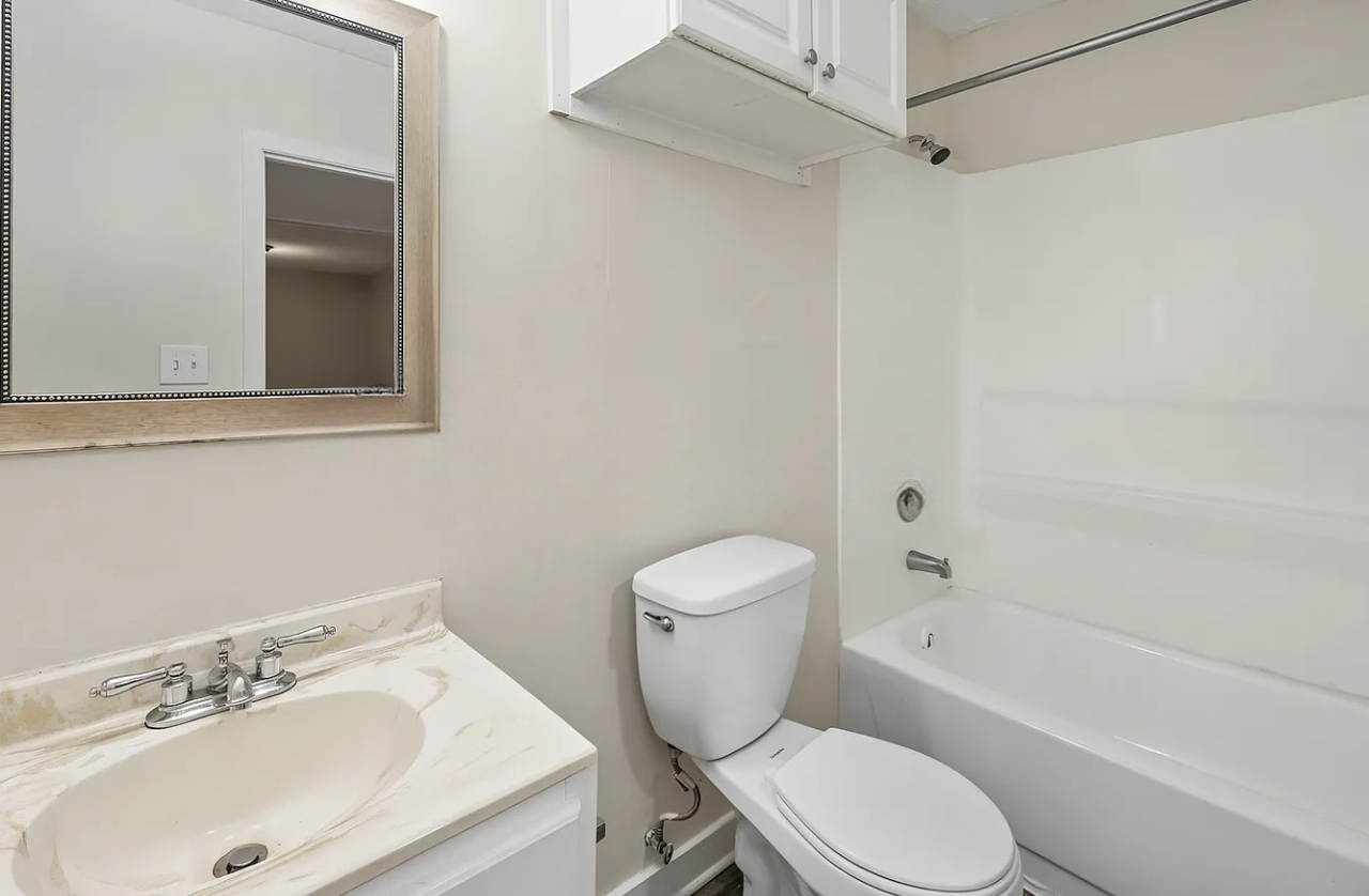 125 Leland St - Photo 5 of 7