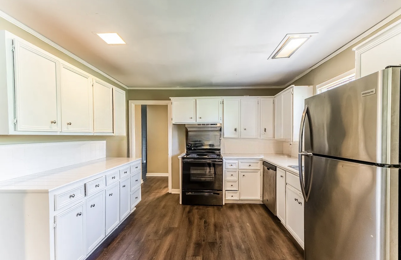 3972 Berkley Dr - Photo 3 of 7