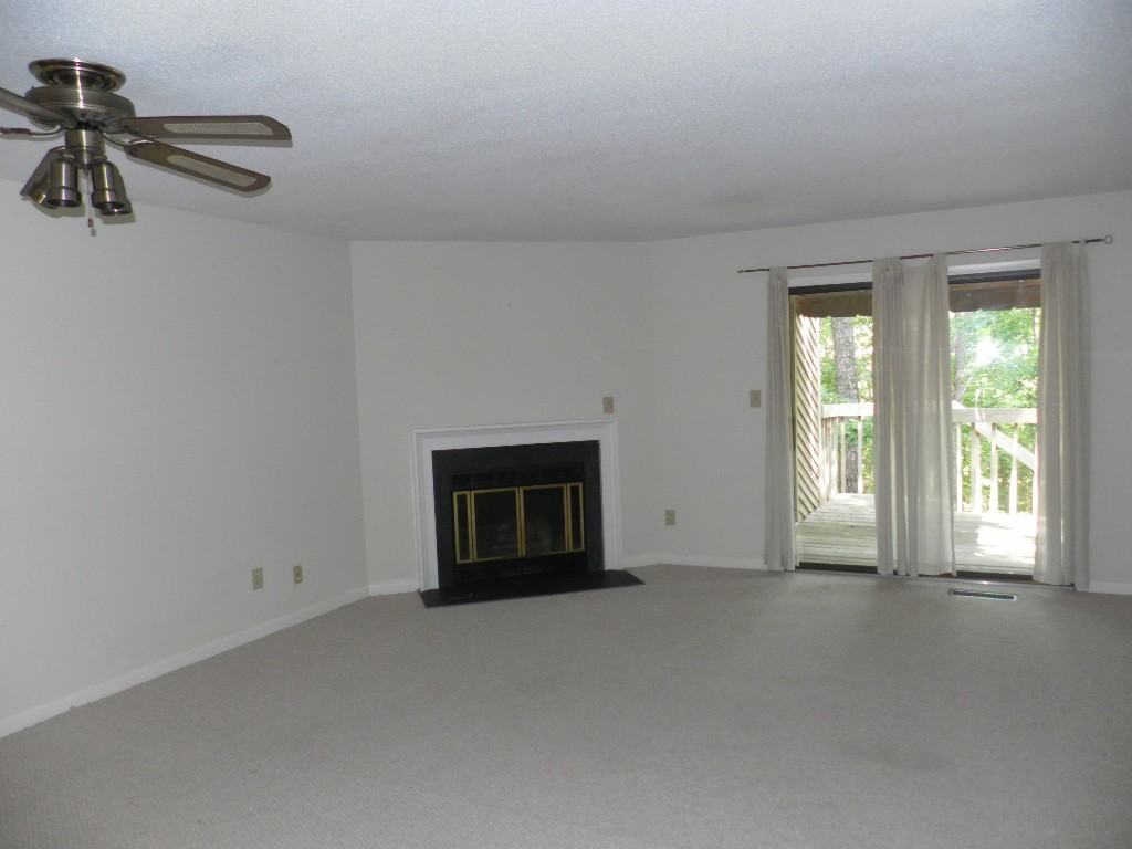 104 Twisted Oak Pl - Photo 2 of 8