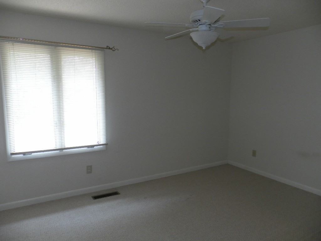 104 Twisted Oak Pl - Photo 3 of 8