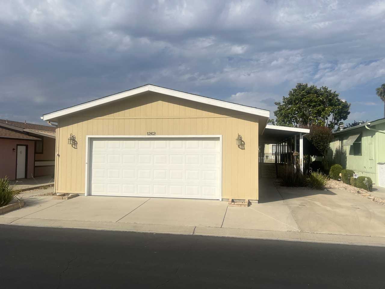 1262 Sorrel Dr - Photo 2 of 39