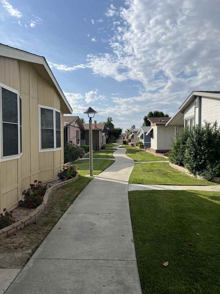1262 Sorrel Dr - Photo 4 of 39