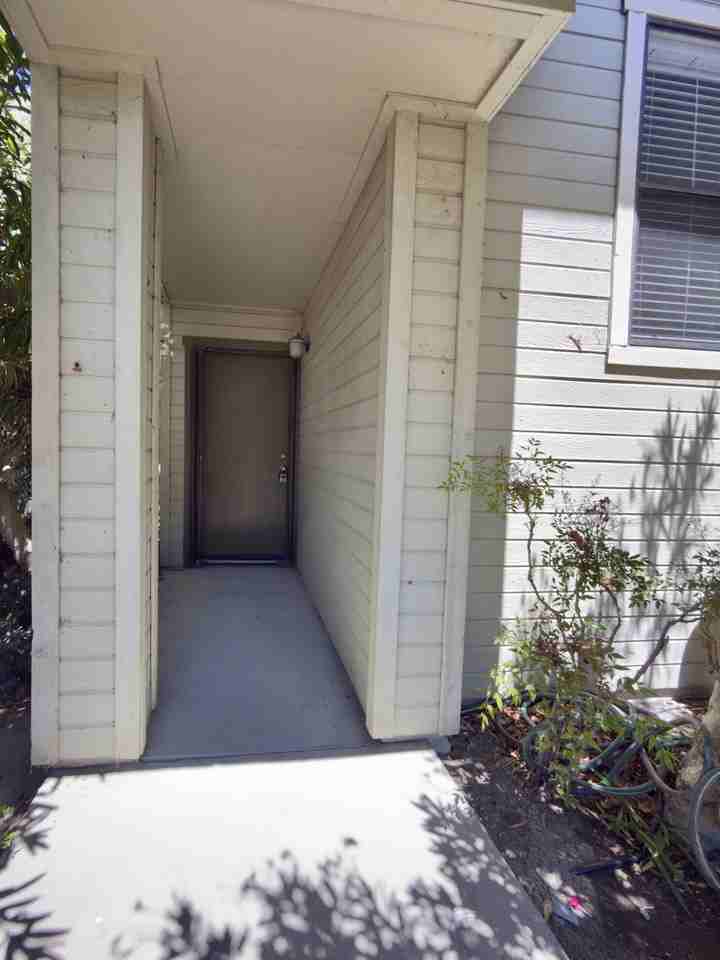 3655 Constellation Rd - Photo 2 of 26