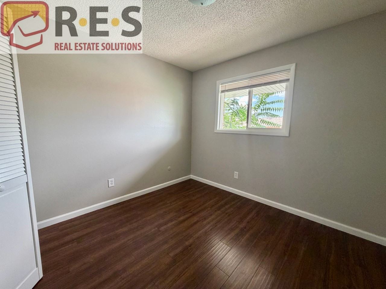 9032 E Lehigh Ave - Photo 6 of 11