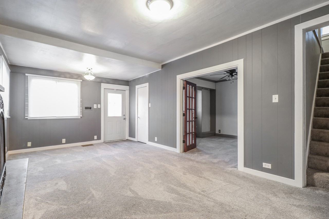 403 Laurel St - Photo 2 of 15