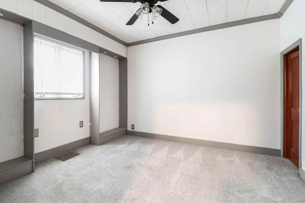 403 Laurel St - Photo 3 of 15
