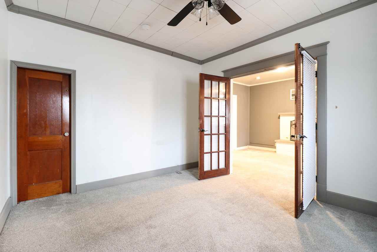 403 Laurel St - Photo 4 of 15