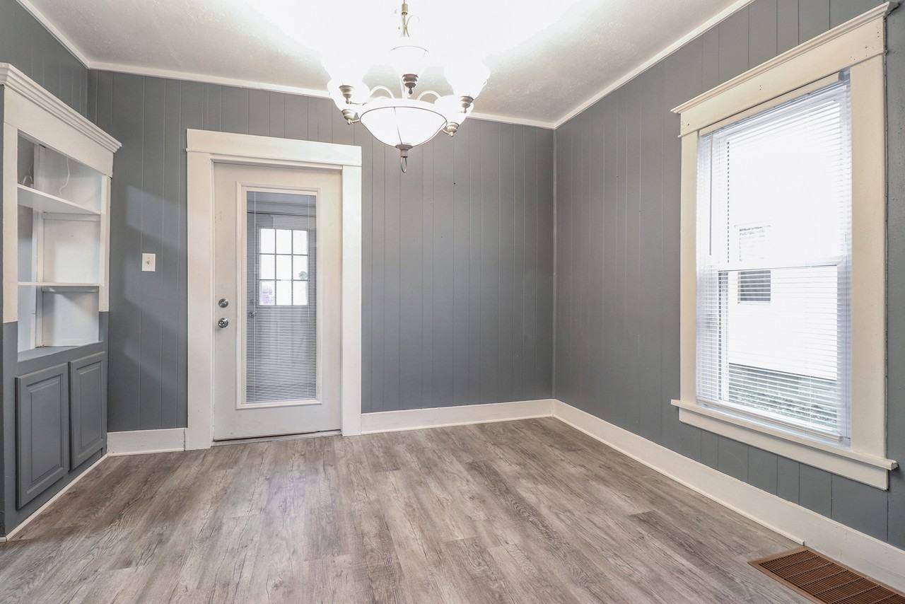 403 Laurel St - Photo 5 of 15