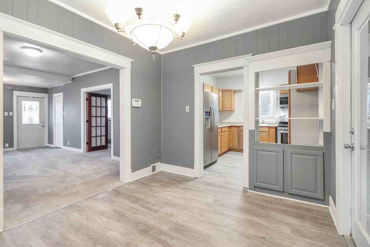 403 Laurel St - Photo 6 of 15