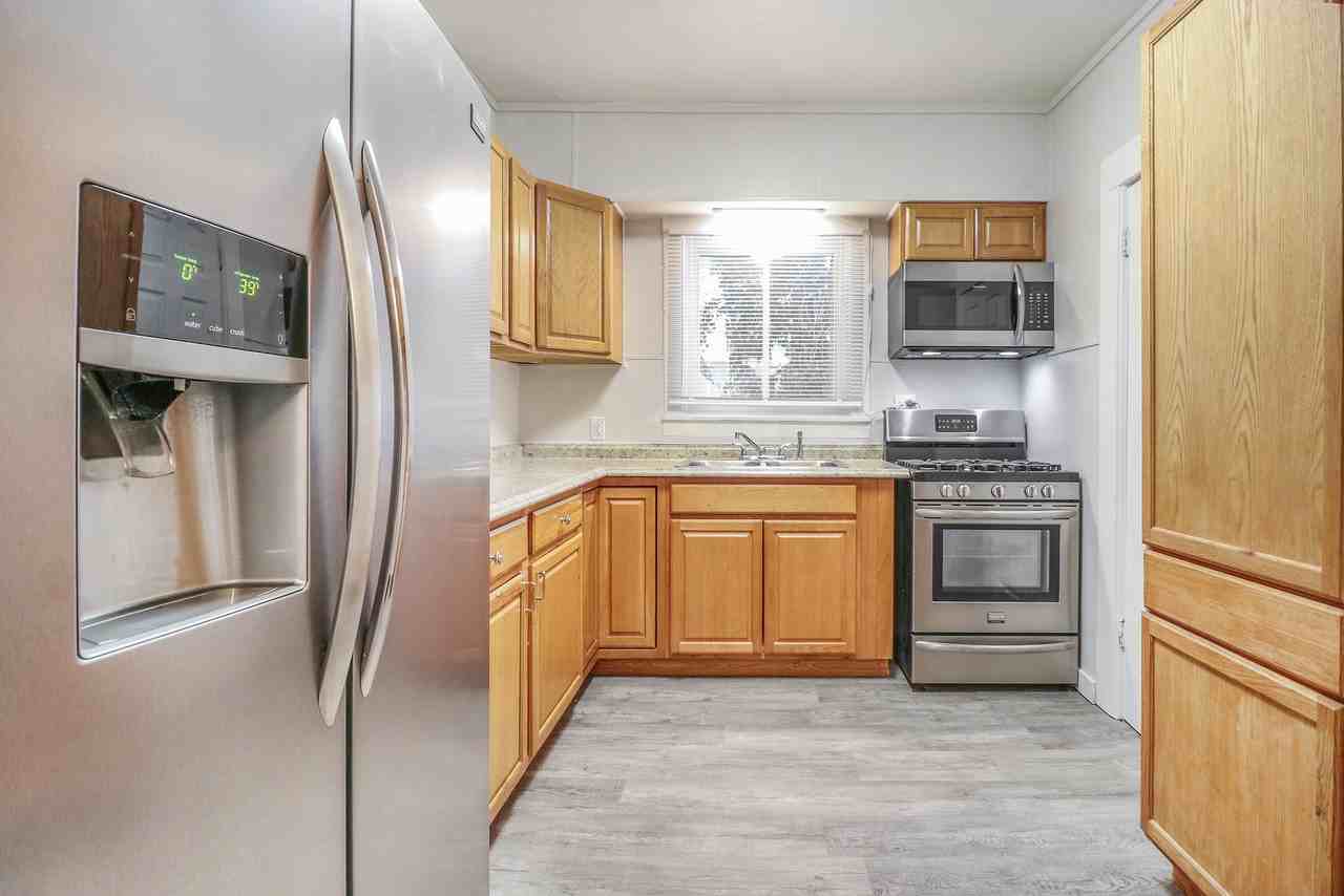 403 Laurel St - Photo 7 of 15