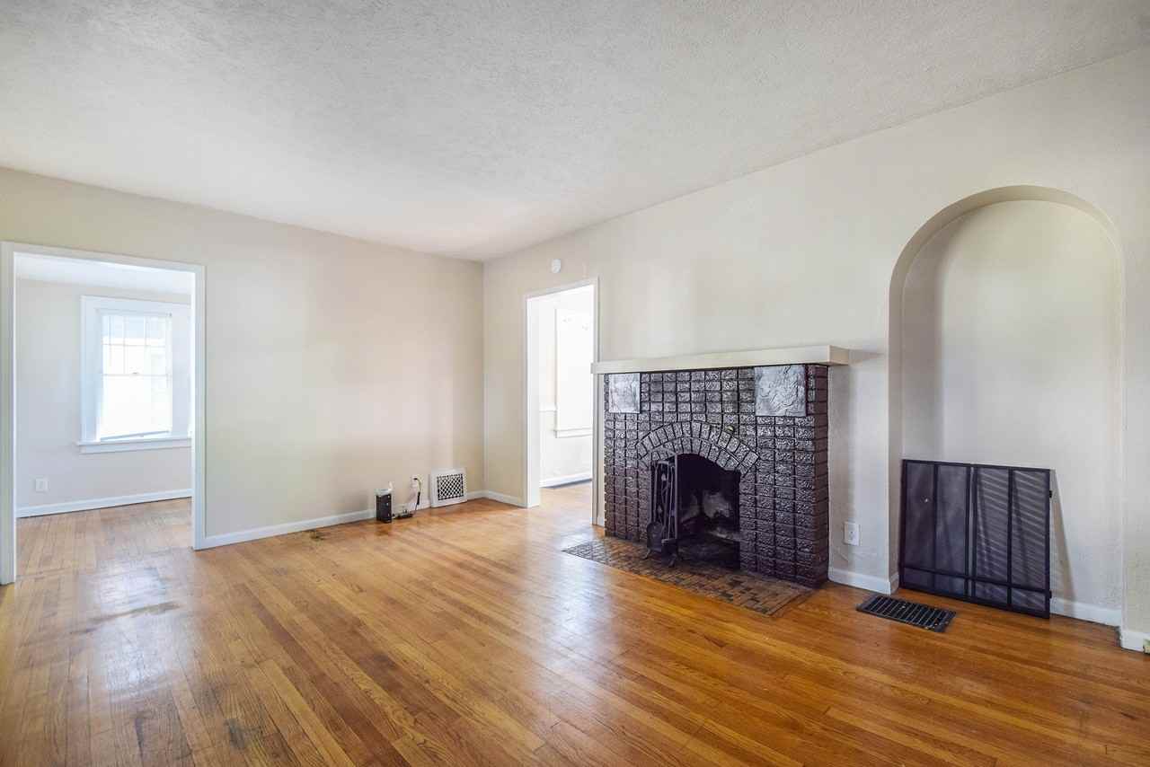 1933 Beverly Pl - Photo 2 of 15