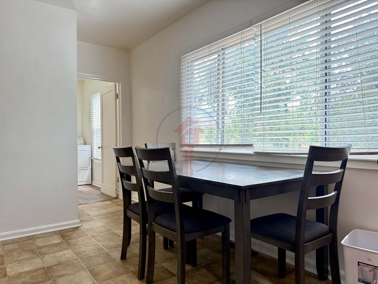 695 S Main St - Photo 6 of 29