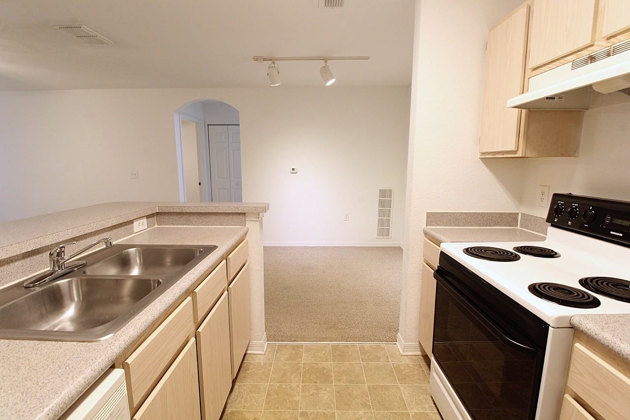 8905 Manor Loop #107 - Photo 7 of 21