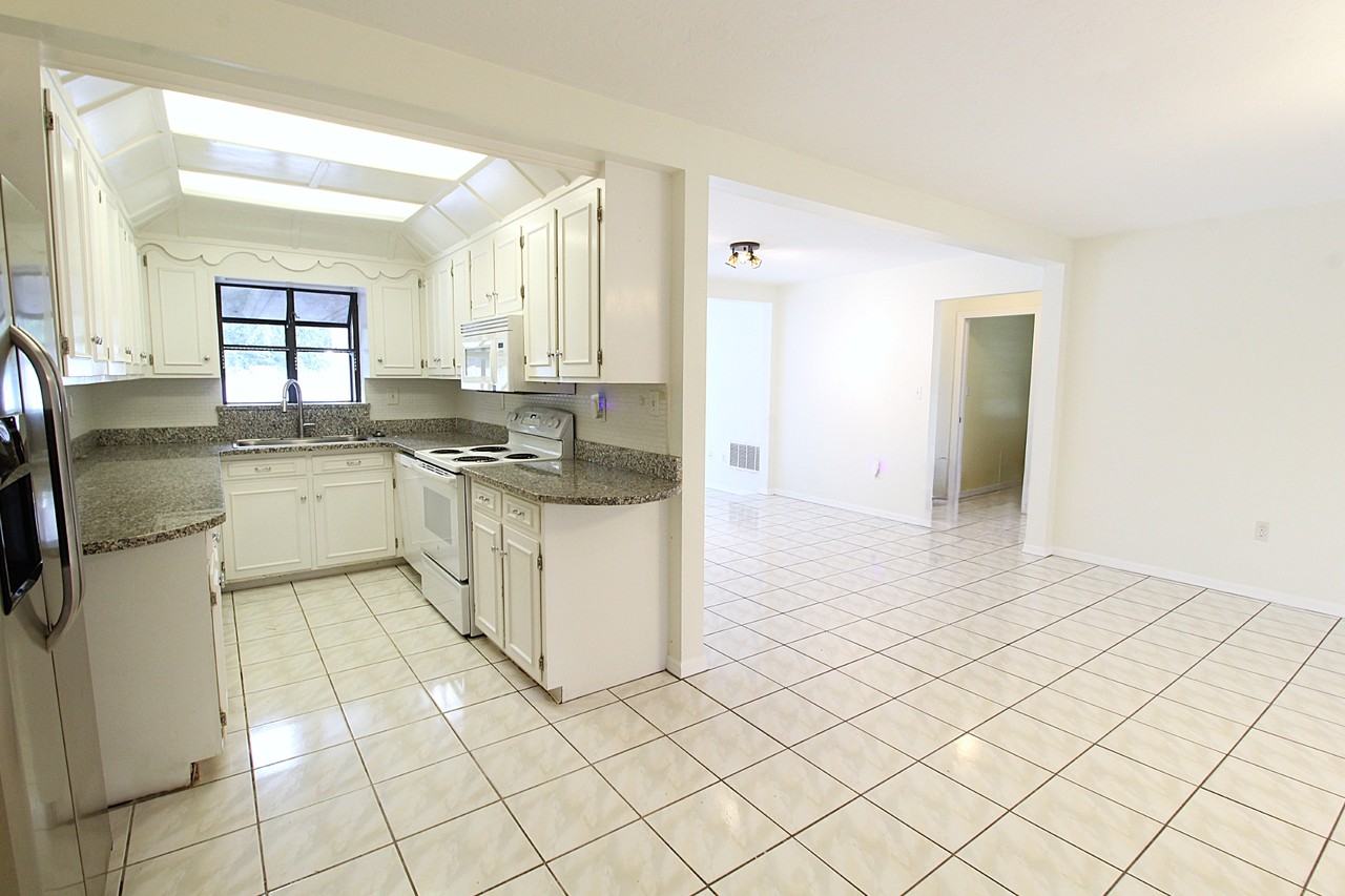 2516 E Milmar Dr - Photo 2 of 22