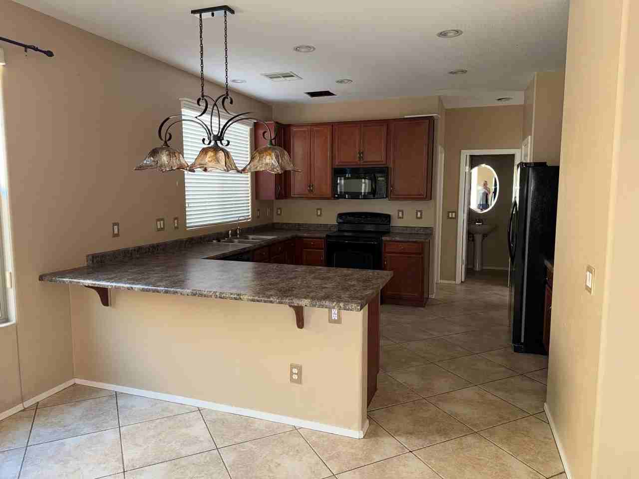 21091 E Munoz St - Photo 5 of 6