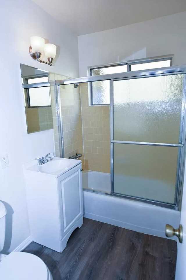 1750 Ventura Blvd #2D - Photo 4 of 9
