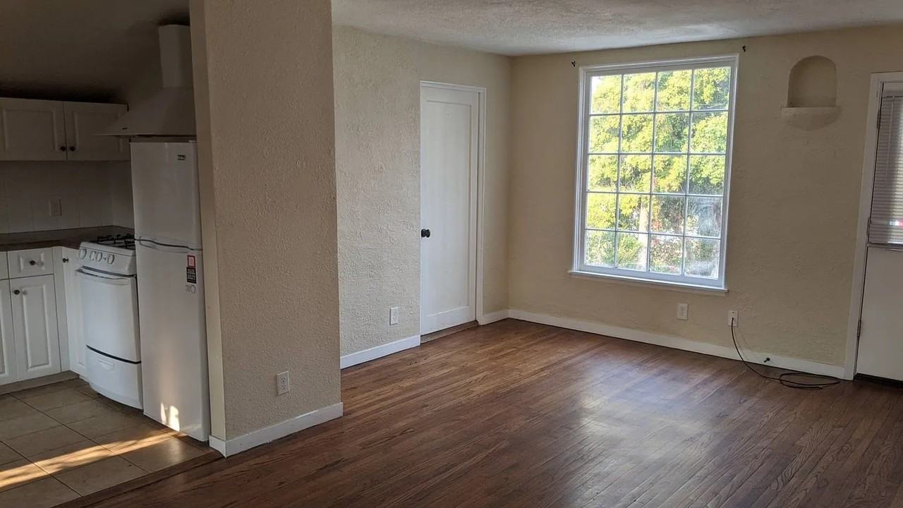 673 Santa Rosa St #CC - Photo 7 of 9