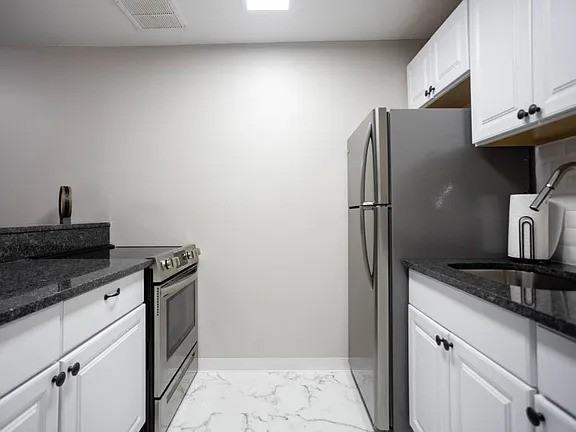 45 Birch St - Photo 2 of 15