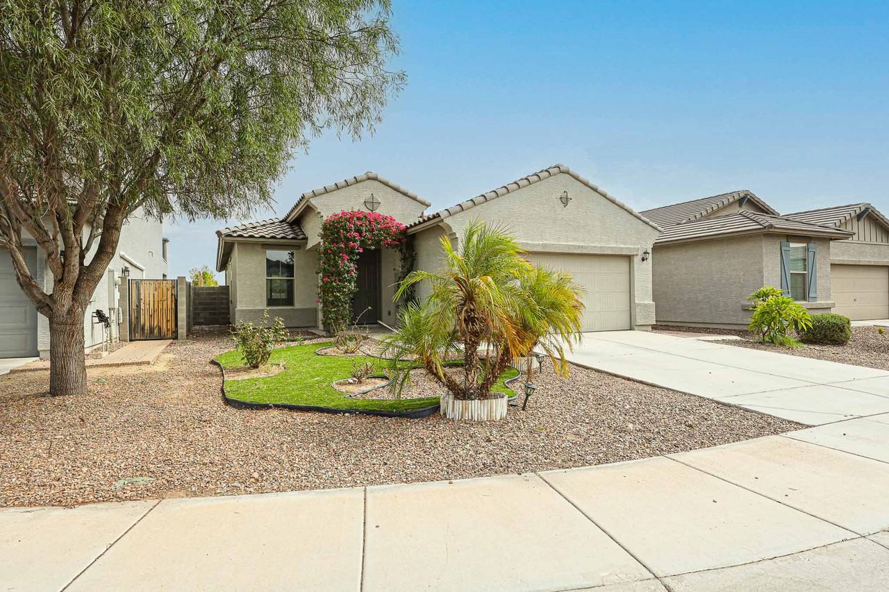 9820 W Sanna St - Photo 3 of 34