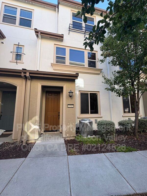 2712 Ferrara Cir - Photo 2 of 18