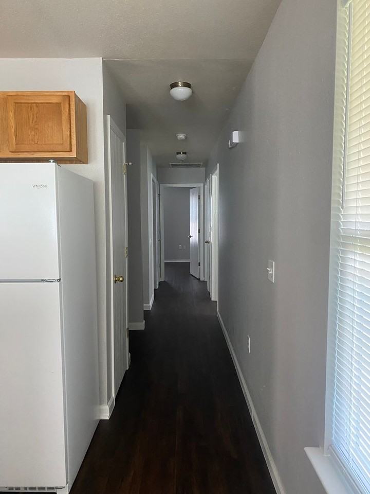 601 N Bastrop St - Photo 3 of 21