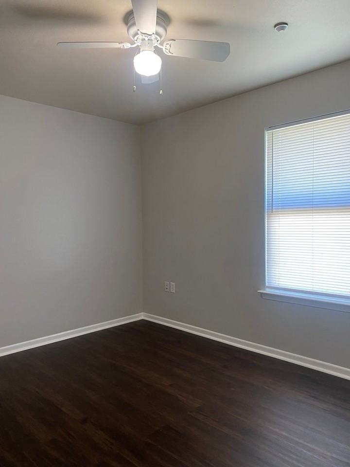 601 N Bastrop St - Photo 7 of 21