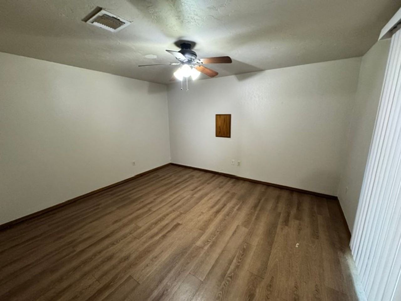 8606 S Drexel Pl - Photo 4 of 15